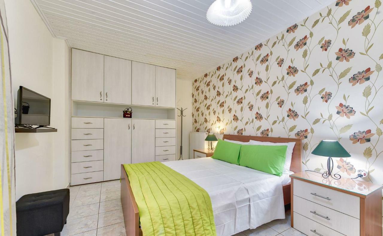 Ina Apartment Каламакион Экстерьер фото